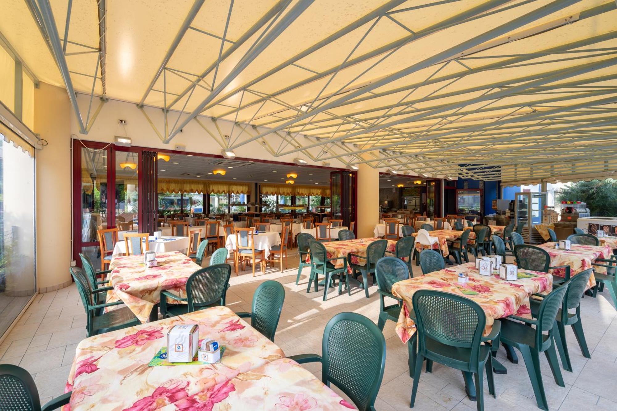Villaggio Planetarium Resort Бібіоне Екстер'єр фото